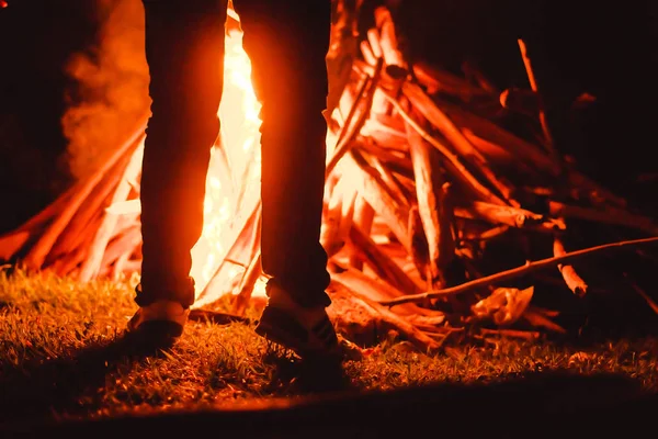 People look at the fire — Stock Photo, Image