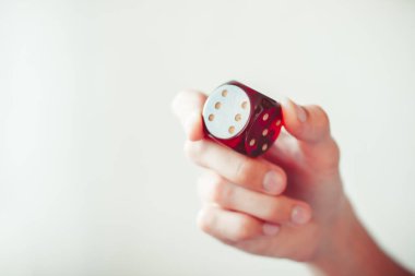 Oyunlar için elinde zar