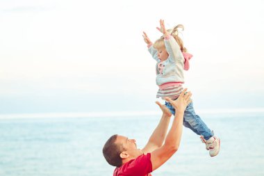 Baba çocuk kadar seçer