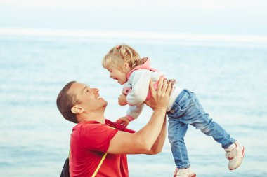 Baba çocuk kadar seçer