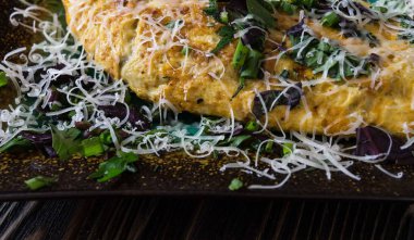 İtalyan mutfağı - omlet otlar ve arpacık ile