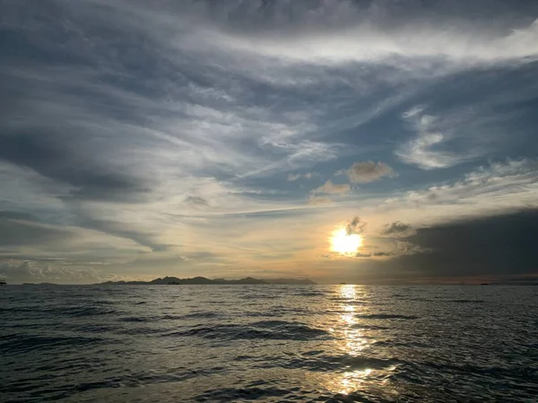 Gün batımı tekne görünümünden.