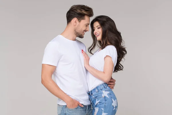 Gelukkig Zomer Paar Dragen Jeans — Stockfoto