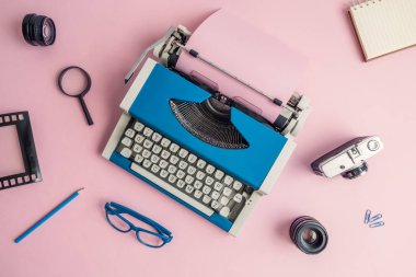 Retro gazeteci işyeri Resepsiyon en az yaratıcı kavramı