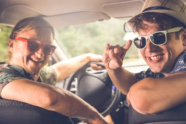 Zwei Hipster Freunde Auf Roadtrip — Stockfoto