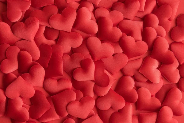 Концепція любові з маленьких сердець в червоному кольорі абстрактна . — стокове фото