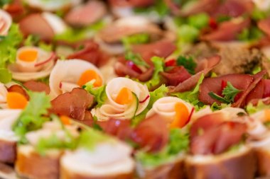 Jambon ve sebze ile Bruschetta iştah açıcı.