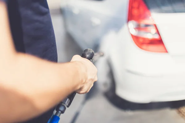 Station de lavage de voiture libre-service avec eau pressurisée à l'extérieur — Photo