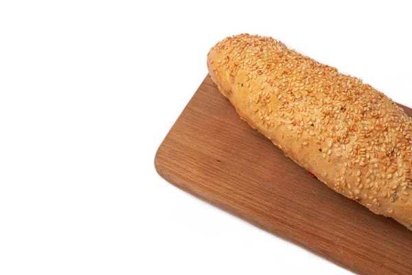 하얀 배경에 갓 구운 빵 — 스톡 사진