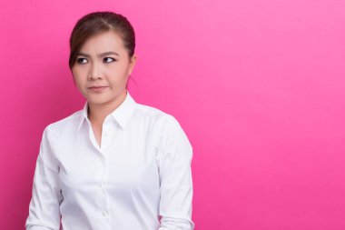 Tecrit edilmiş öfkeli bir kadın.