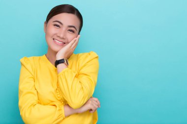 Tecrit edilmiş mutlu bir kadın.