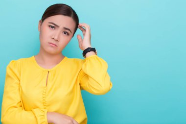 Kadınların olumsuz düşünceleri vardır.