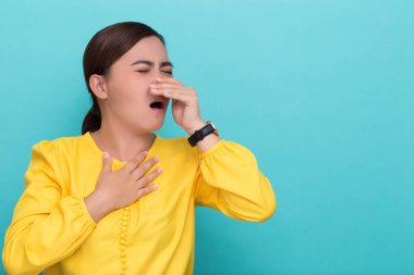 Kadın boğaz vardır