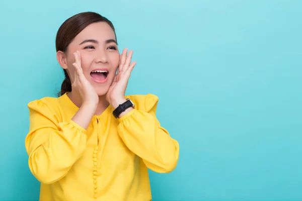 Happy asian woman make the shouting gesture — Stock Photo, Image