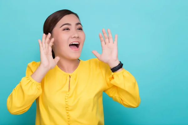 Happy asian woman make the shouting gesture — Stock Photo, Image