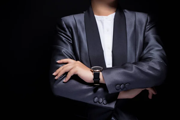 Woman wearing business suit with arms crossed — Stock Photo, Image