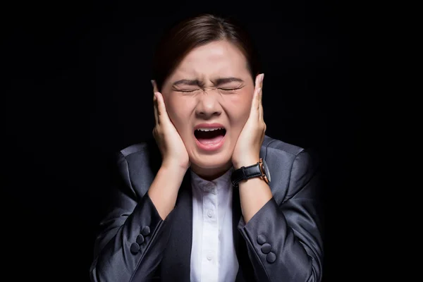 Ázsiai nő csukja be a fülét — Stock Fotó
