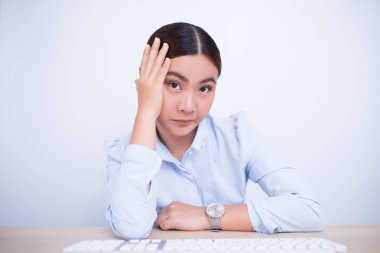 Kadın kullanıyorsanız bilgisayarı ve sıkıcı hissediyorum