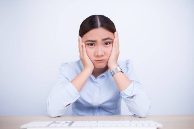 Kadın kullanıyorsanız bilgisayarı ve sıkıcı hissediyorum