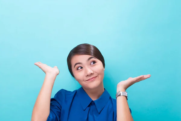 Mujer feliz sobre fondo aislado —  Fotos de Stock