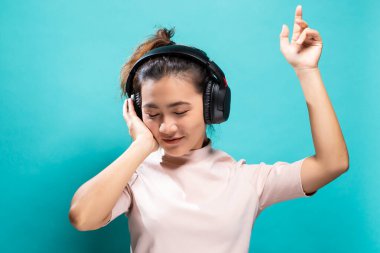 Dans ve müzik mutlu kadın