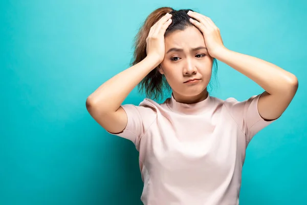 Vrouw lijden hoofdpijn — Stockfoto