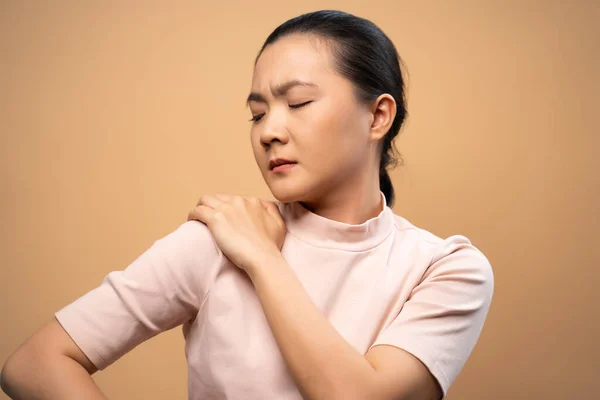 Mulher Asiática Estava Doente Com Dor Corpo Tocando Seu Corpo — Fotografia de Stock