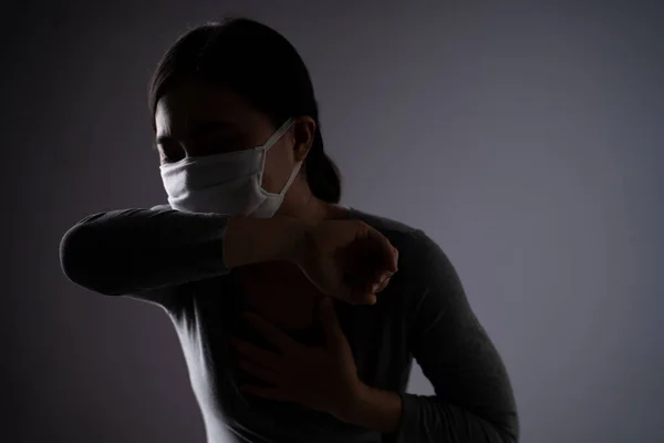 Korunaklı Yüz Maskesi Takan Asyalı Kadın Hastaydı Arka Planda Boğazı — Stok fotoğraf