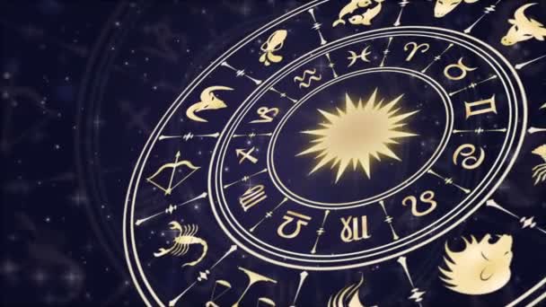 Roda do horóscopo, círculo do zodíaco no fundo escuro com partículas brilhantes — Vídeo de Stock
