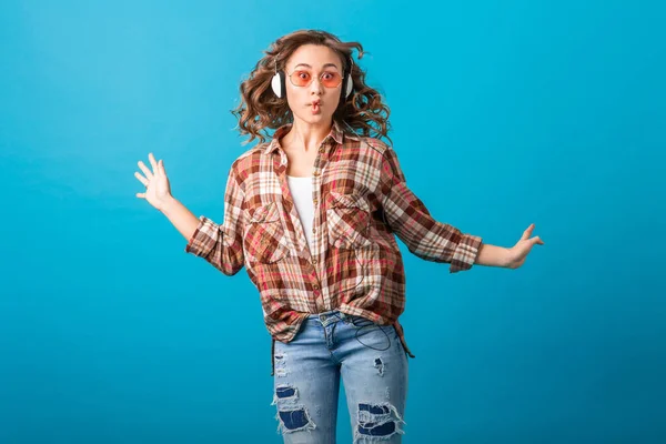 Atraente Mulher Emocional Saltando Com Engraçado Louco Rosto Expressão Xadrez — Fotografia de Stock