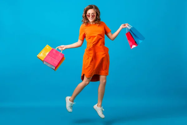 Aantrekkelijk Gelukkig Glimlachen Stijlvol Vrouw Shopaholic Oranje Trendy Oversize Jurk — Stockfoto