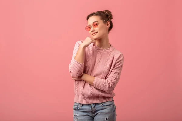 Jovem Bonita Sorrindo Bela Mulher Roupa Elegante Primavera Vestindo Suéter — Fotografia de Stock