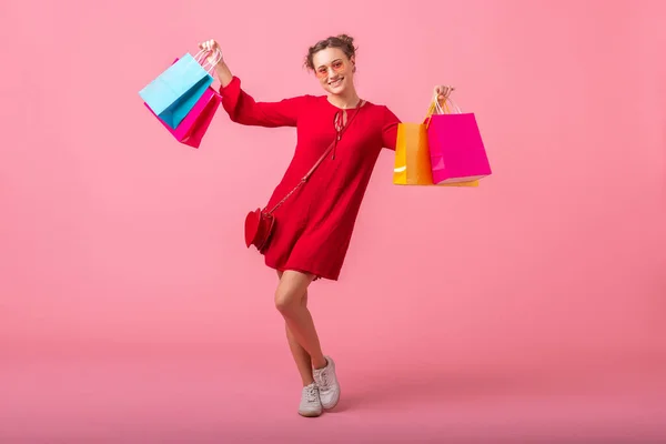 Aantrekkelijk Gelukkig Glimlachen Stijlvol Vrouw Shopaholic Rood Trendy Jurk Met — Stockfoto