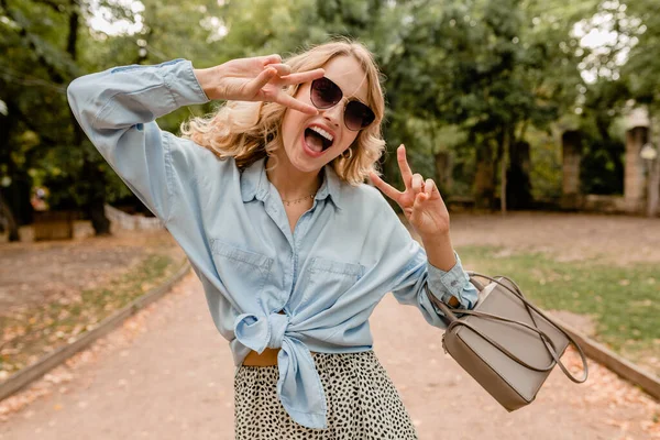 Attractive Blond Laughing Candid Woman Walking Park Summer Outfit Blue — Stock Photo, Image