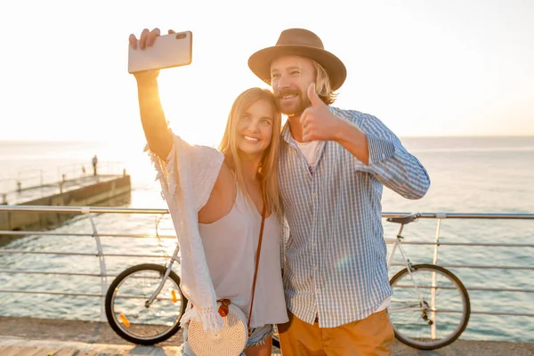 Jong Aantrekkelijk Glimlachen Gelukkig Man Vrouw Reizen Fietsen Maken Selfie — Stockfoto