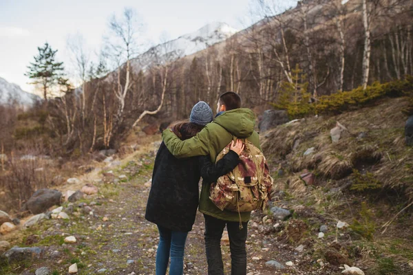 Young Beautiful Hipster Man Woman Love Traveling Together Wild Nature — Stock Photo, Image