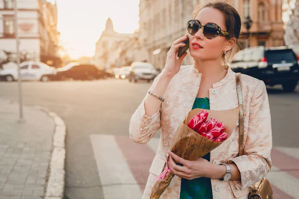 Retrato Luxo Jovem Elegante Mulher Atraente Andando Cidade Rua Moda — Fotografia de Stock