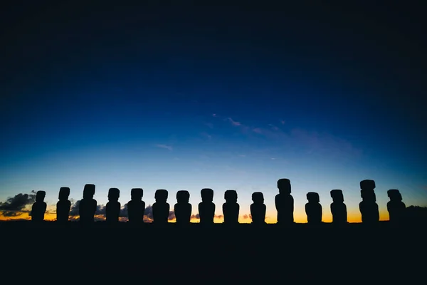 Fifteen Standing Moai Ahu Tongariki Dramatic Sunrise Sky Easter Island — Stock Photo, Image