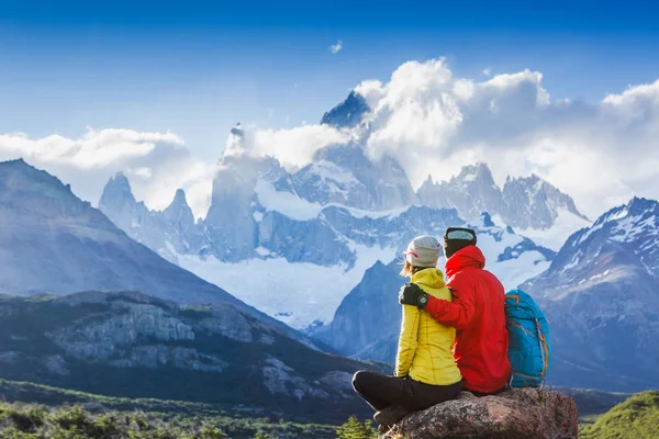 Călătorii Îndrăgostesc Priveliștea Maiestuoasă Muntelui Fitz Roy Simbol Patagoniei Argentina — Fotografie, imagine de stoc