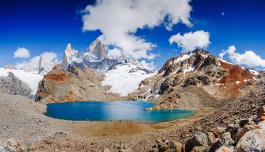 Ünlü monte Fitz Roy panorama - sembol Patagonia, El Chalten, Los Glaciares Milli Parkı, Arjantin