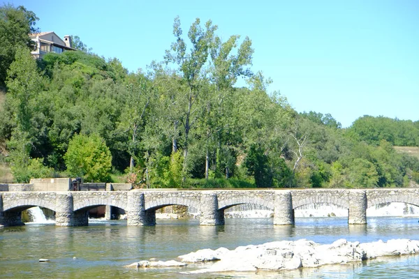 Фото каякеров на реке Ардеш на юге Франции — стоковое фото