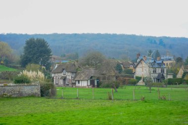 Seine-Maritime köyündeki evler