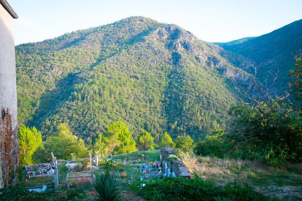 Montanhas e Vale — Fotografia de Stock