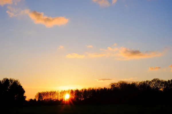 Natural Sunset or Sunrise Over Field — Stock Photo, Image