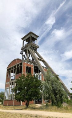 Kömür madeni, domuz kafalı kurma takımı.