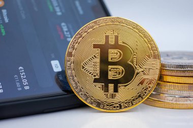 Kripto para borsası uygulaması akıllı telefonda açılıyor
