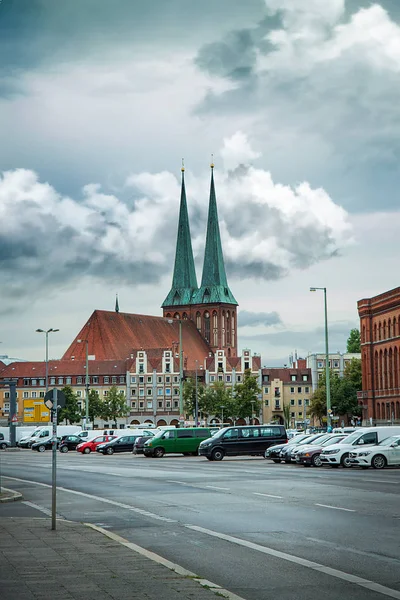 Церковь Святого Николая Берлине Германия Красивый Городской Пейзаж Улица Парковка — стоковое фото
