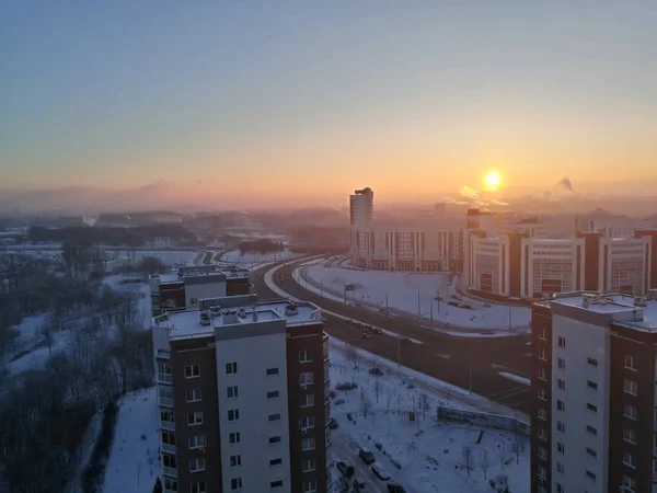 Pôr Sol Vista Cena Cidade Inverno — Fotografia de Stock