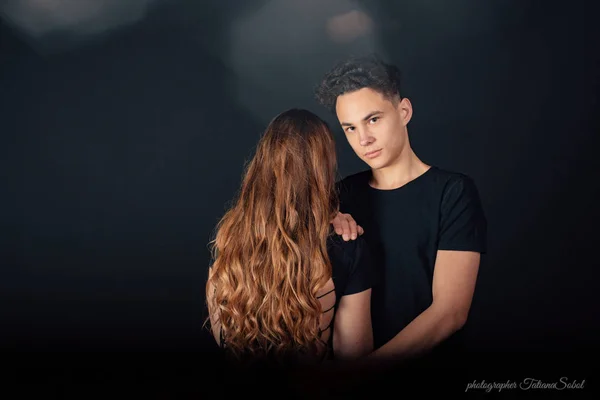 Young Lovely Couple Posing Studio Black Background — 스톡 사진