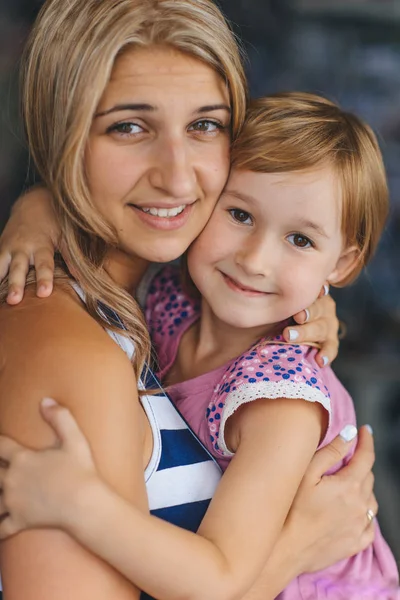 Smiling Mother Daughter Embracing Each Other — Stock Photo, Image